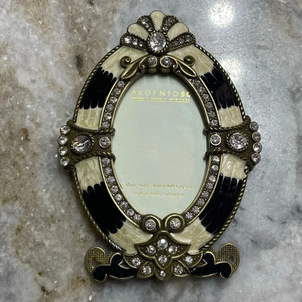 NEW Argento SC 2”x2” picture frame made with Swarovski Crystals